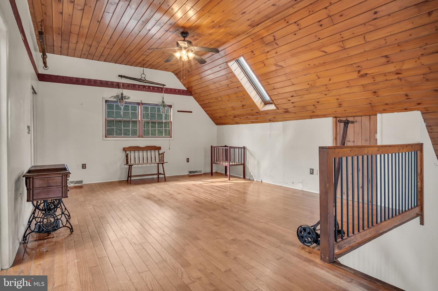 1142 Trinity North Road photo 28