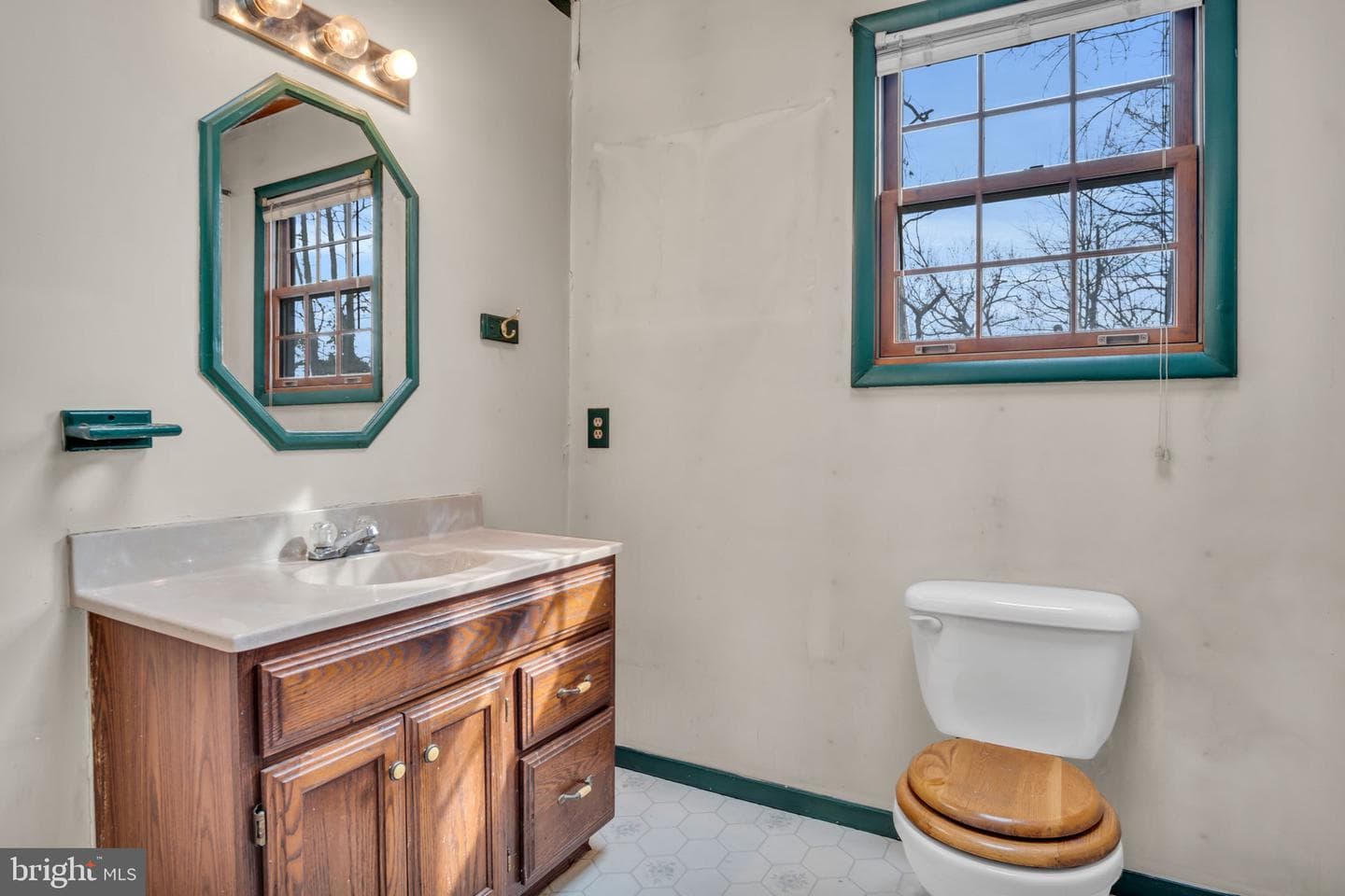 1142 Trinity North Road photo 29