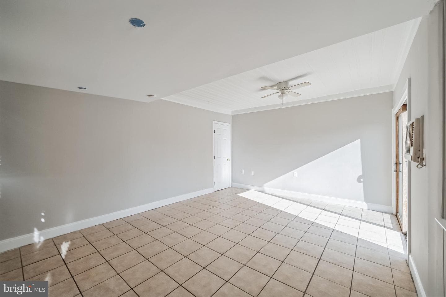 1216 Wogan Road photo 10