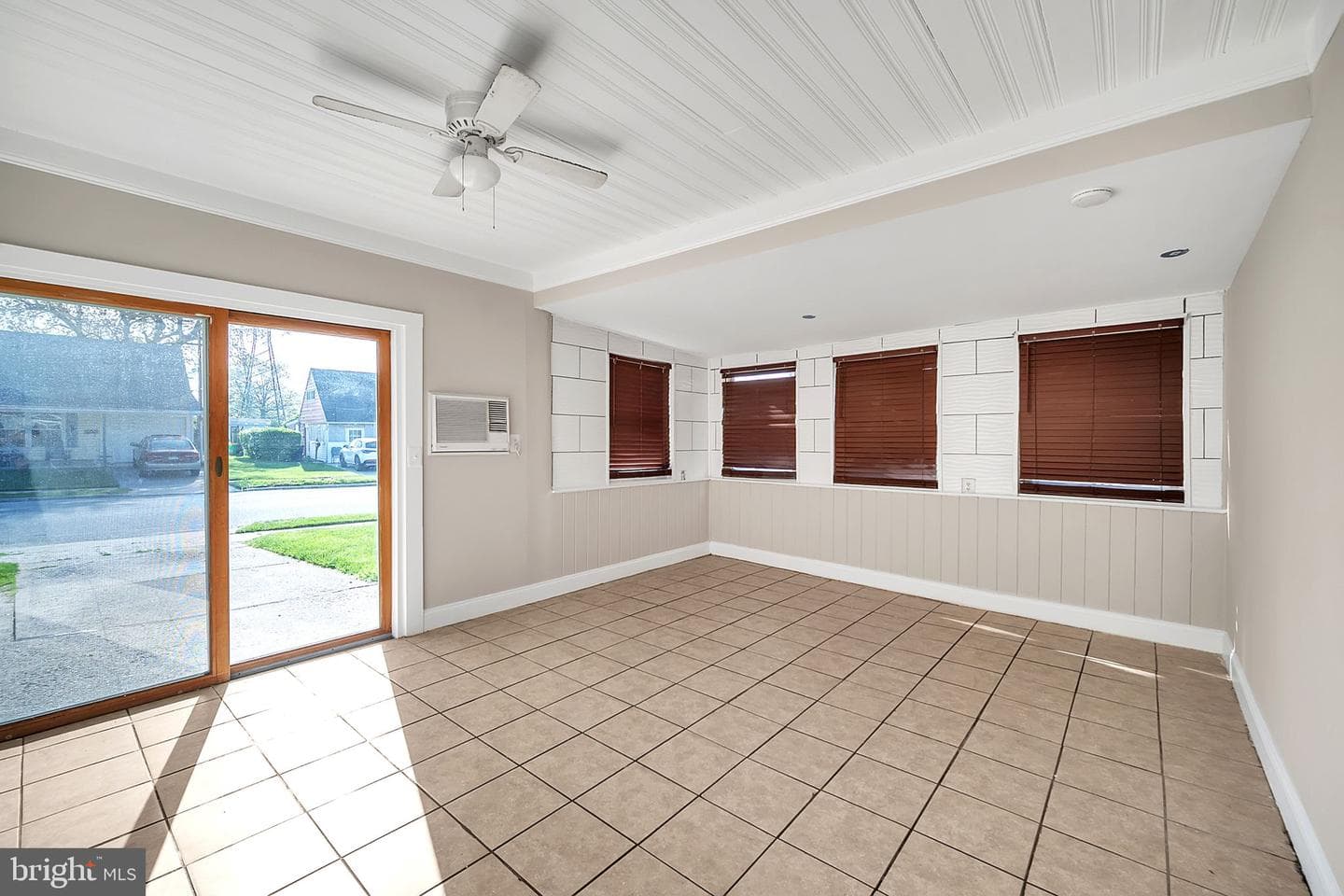 1216 Wogan Road photo 11