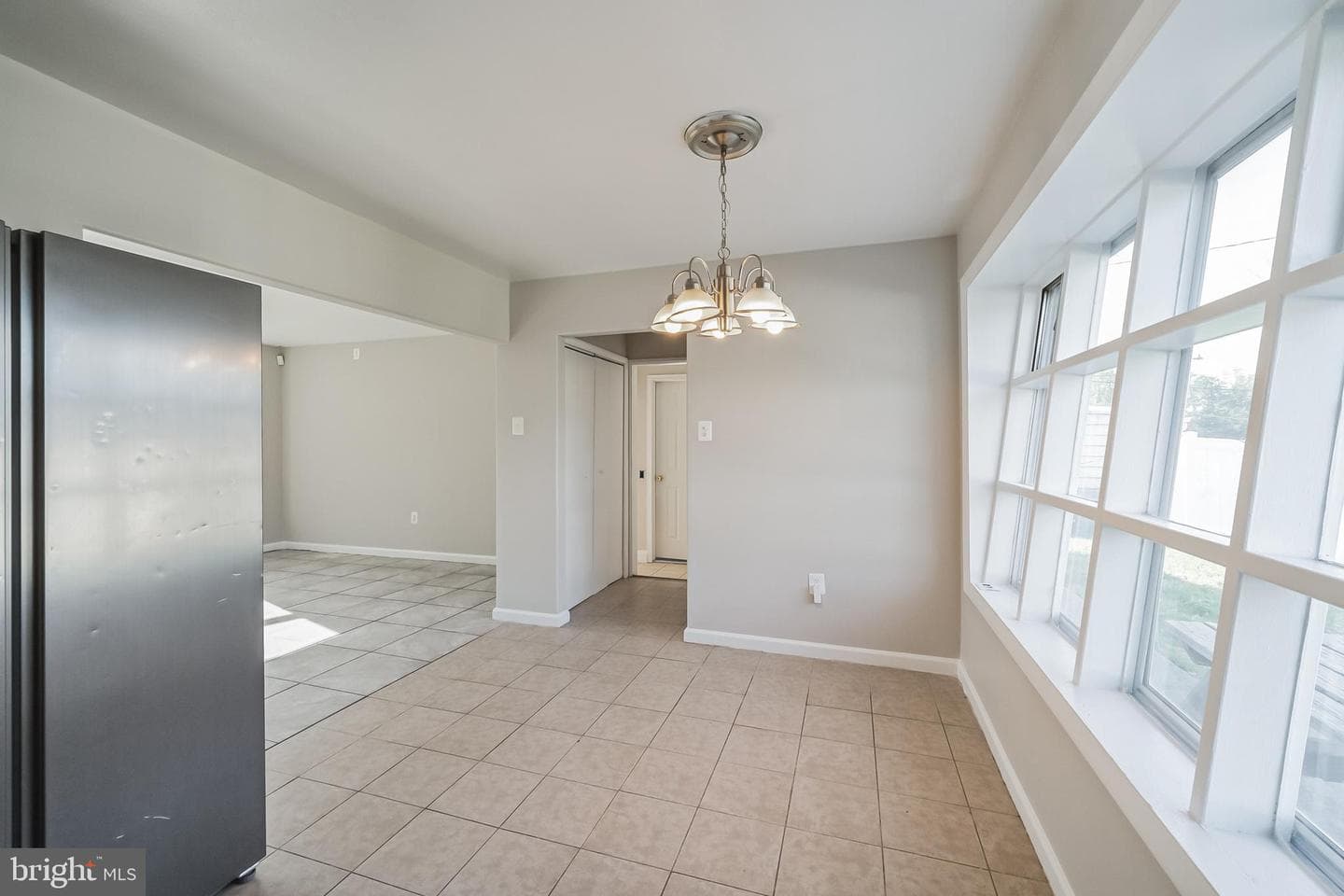 1216 Wogan Road photo 5