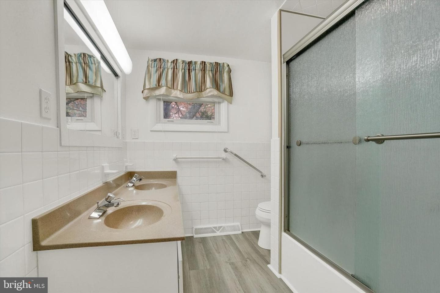 500 Maywood Road photo 17