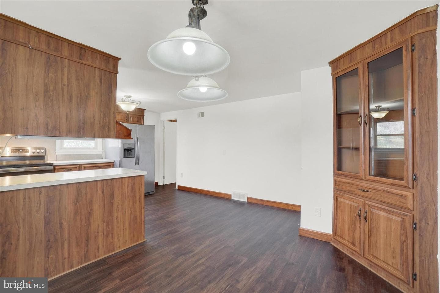 500 Maywood Road photo 8