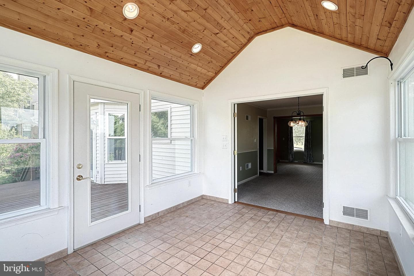 220 Sunset Circle photo 14