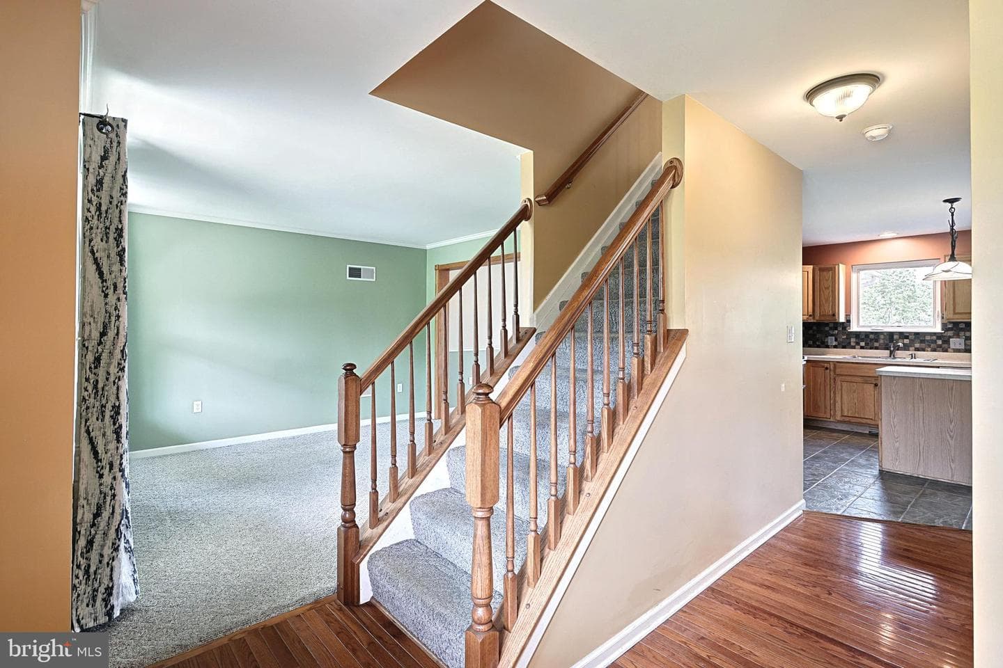 220 Sunset Circle photo 6