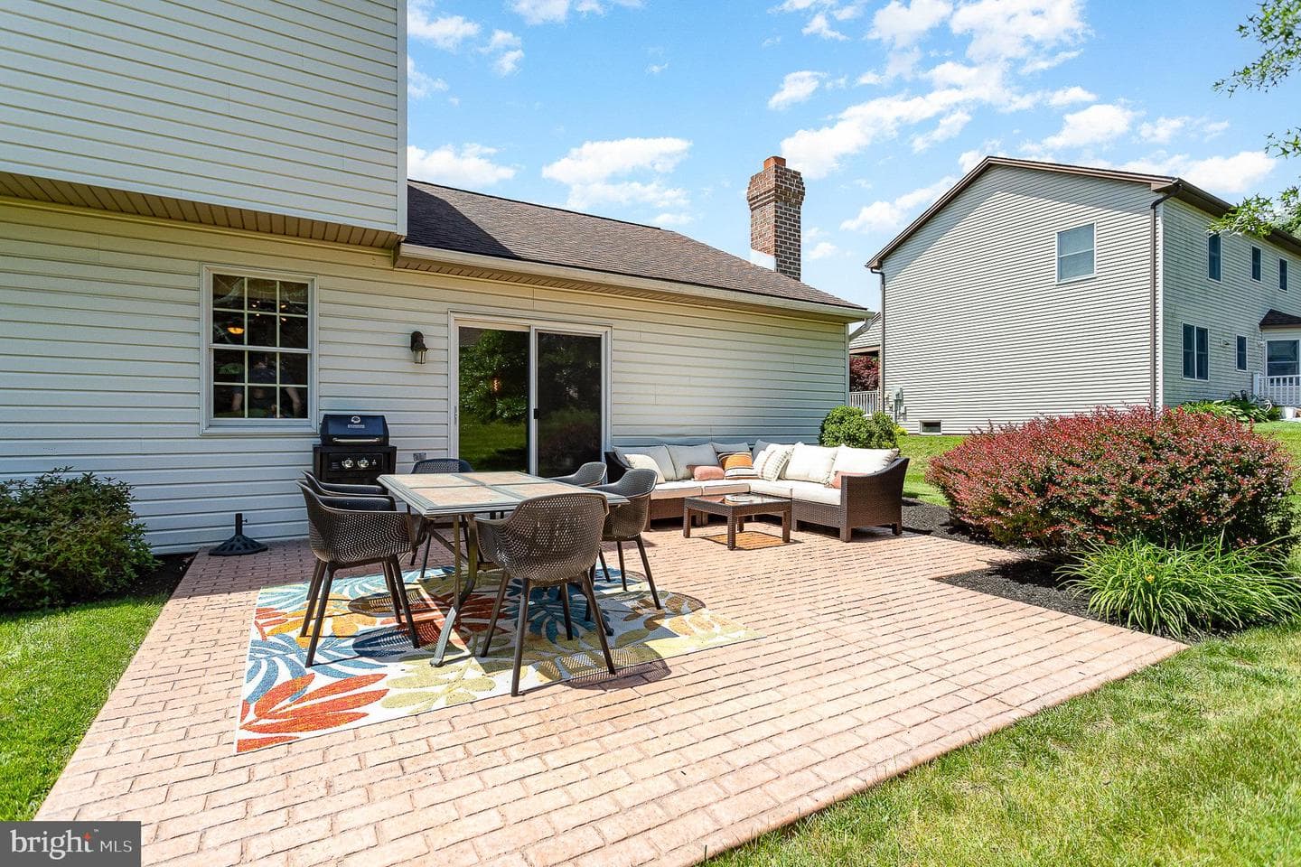 111 Maple Street photo 40