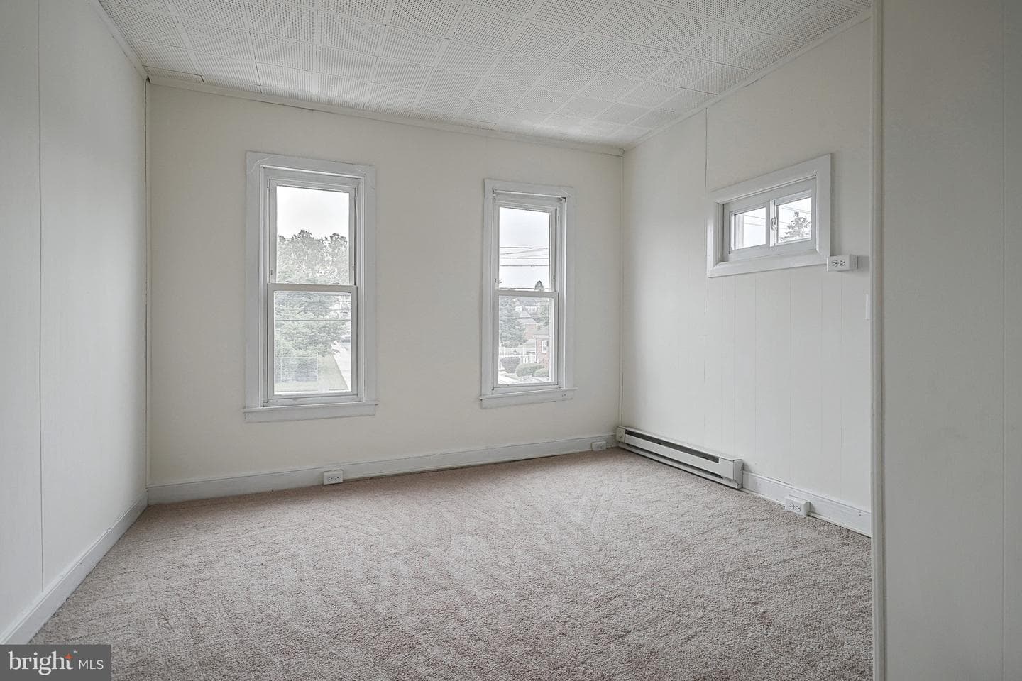 139 E 7th Avenue photo 31