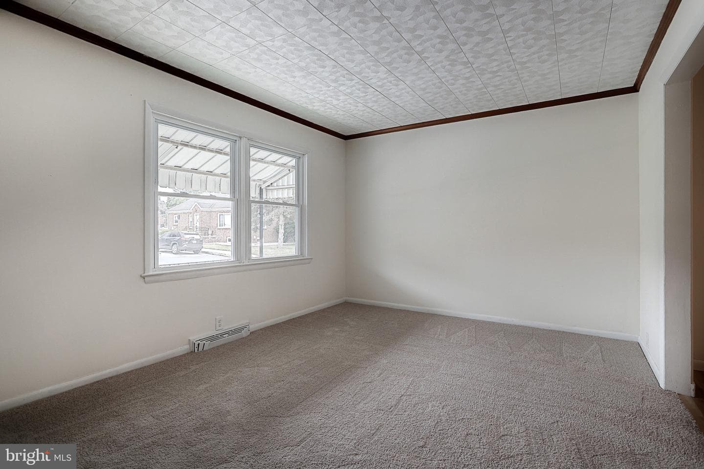 139 E 7th Avenue photo 36