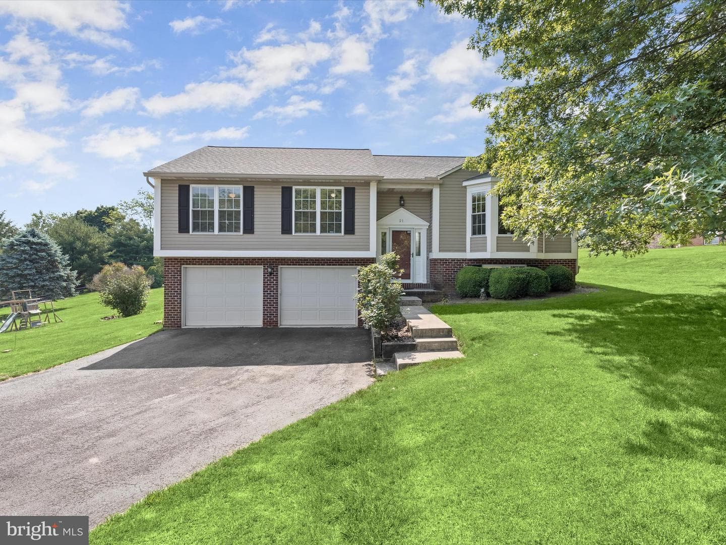21 Circle Drive photo 1