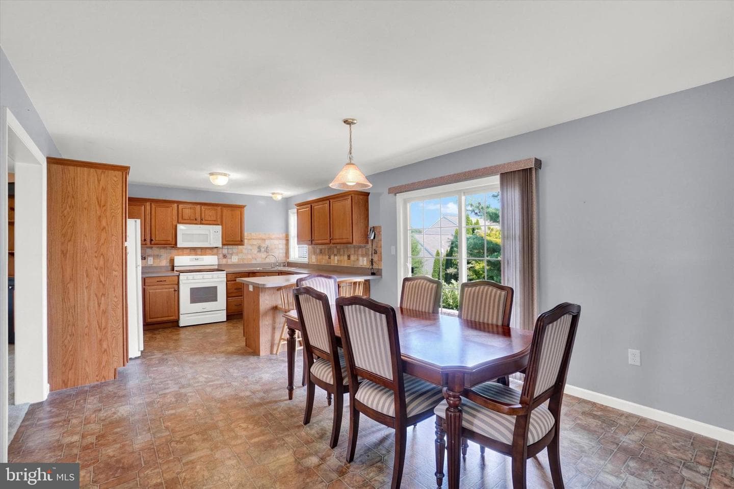 640 Sterling Drive photo 12