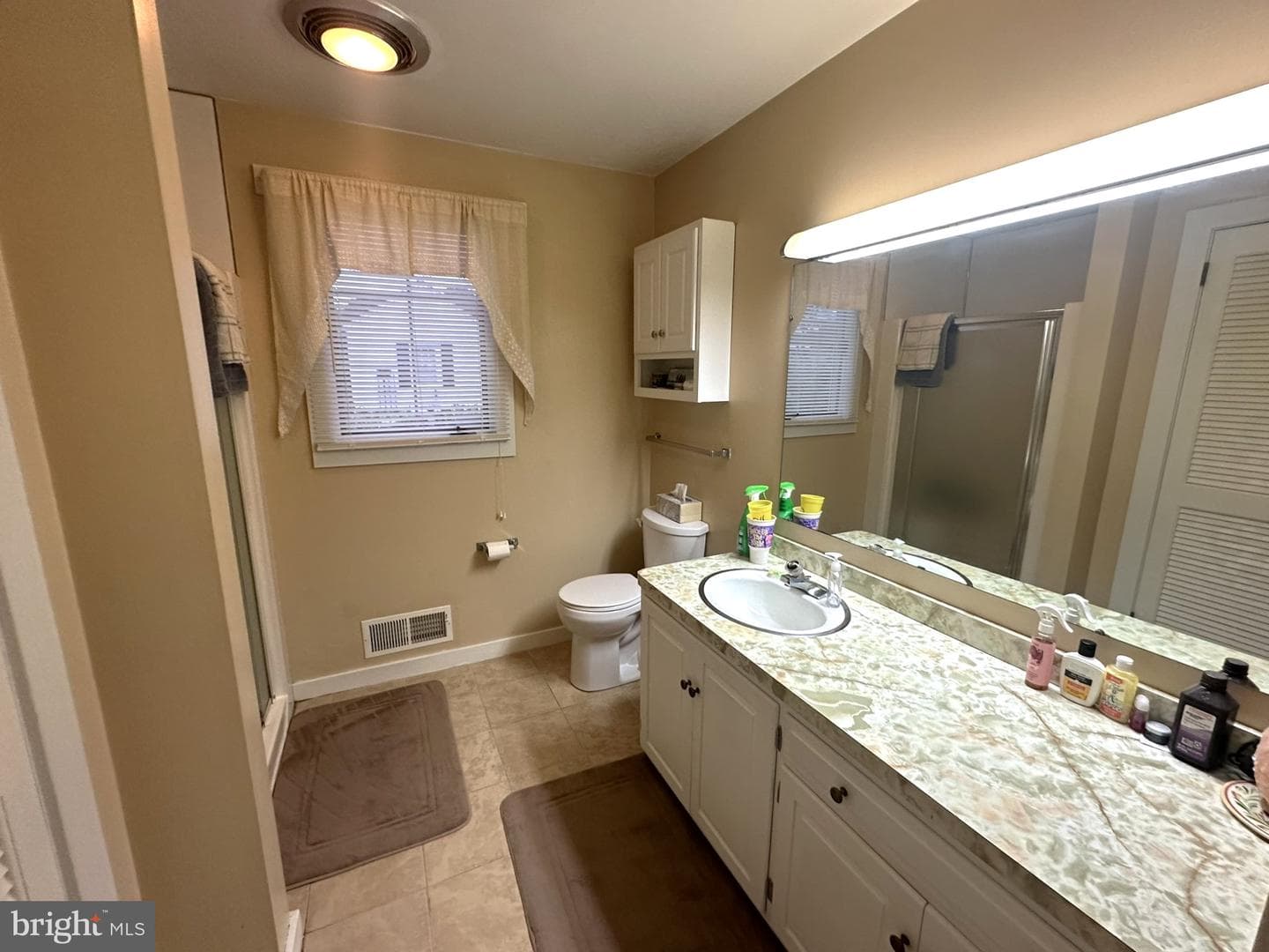 110 Maple Avenue photo 12