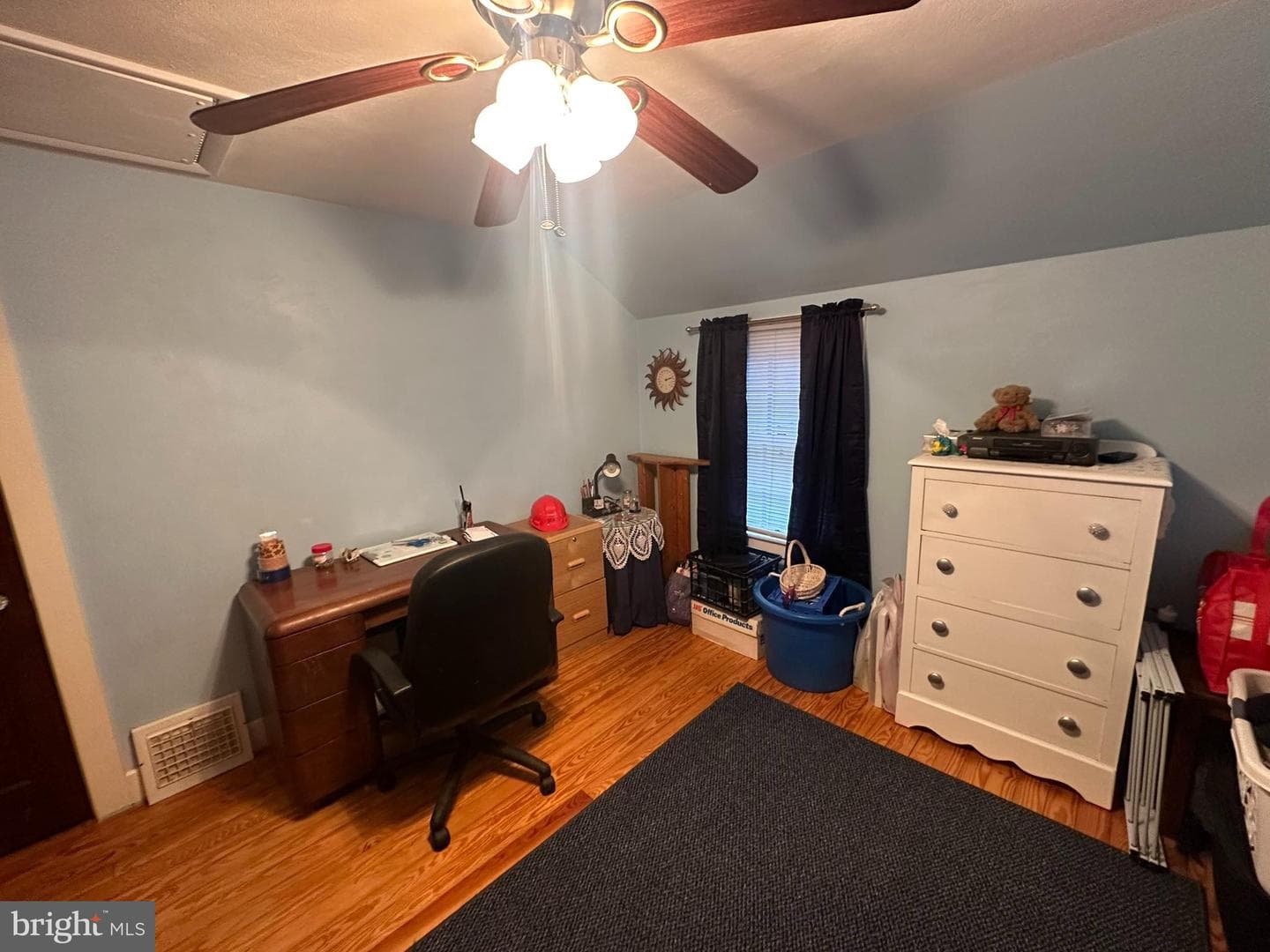110 Maple Avenue photo 17