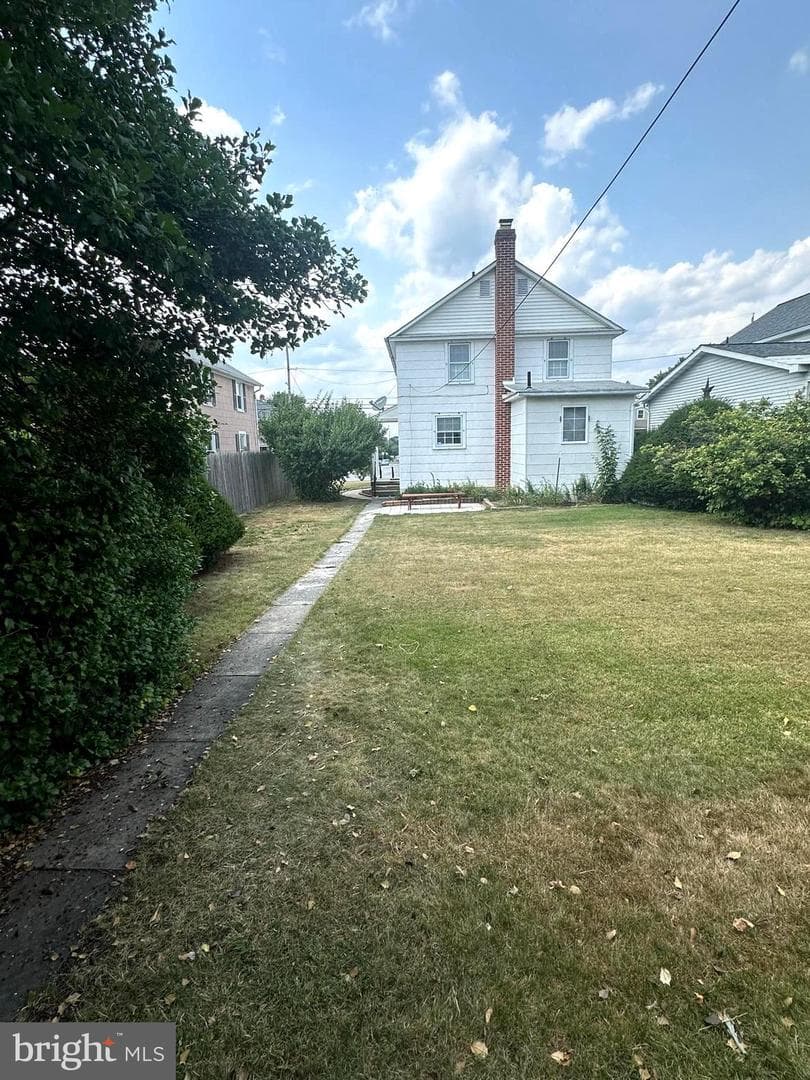 110 Maple Avenue photo 31