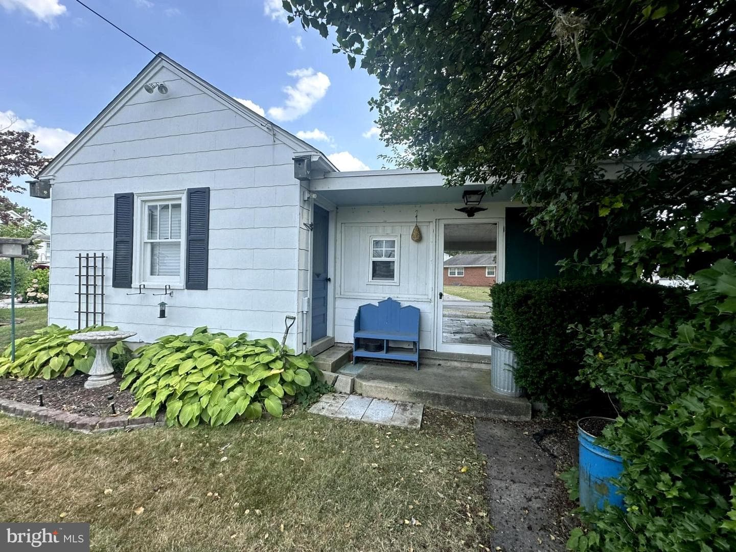 110 Maple Avenue photo 32