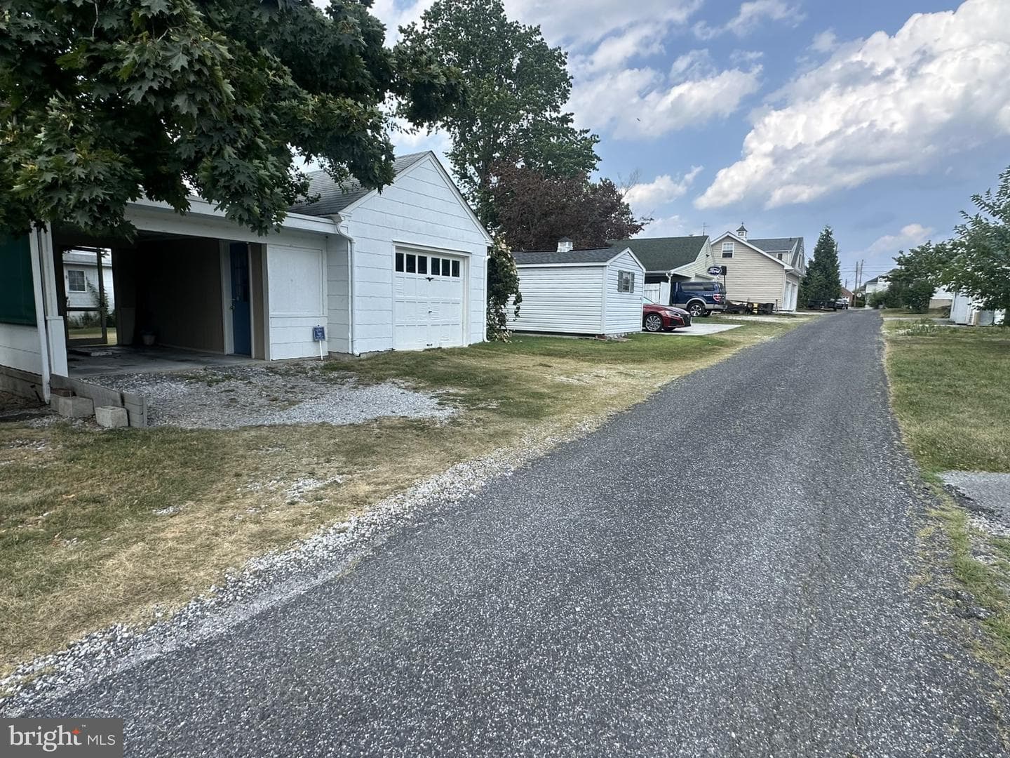110 Maple Avenue photo 34