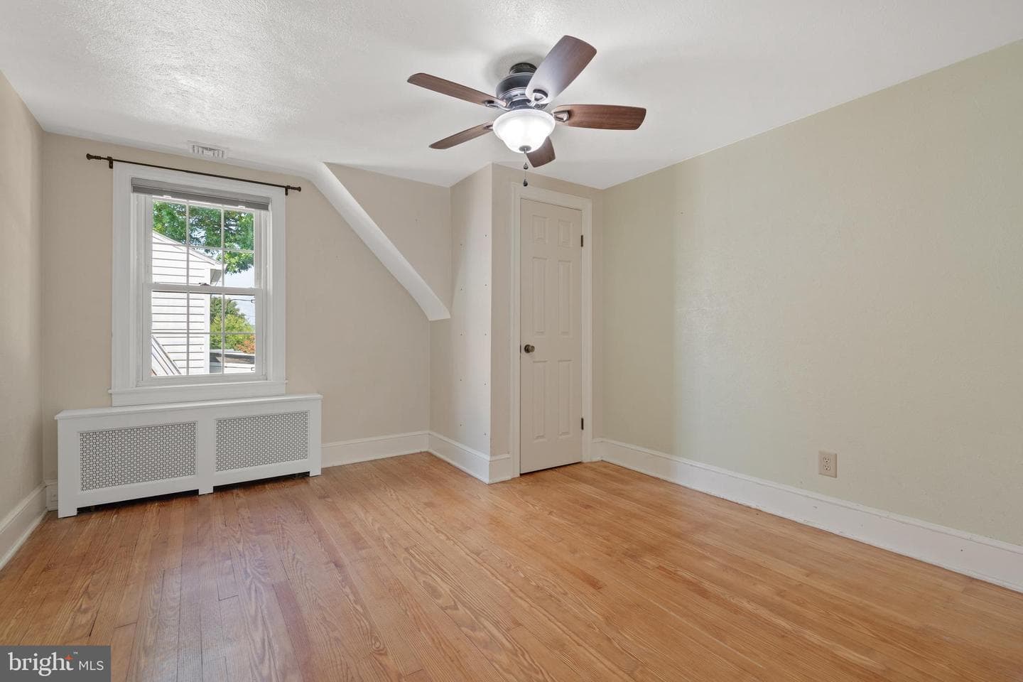 899 Midland Avenue photo 26