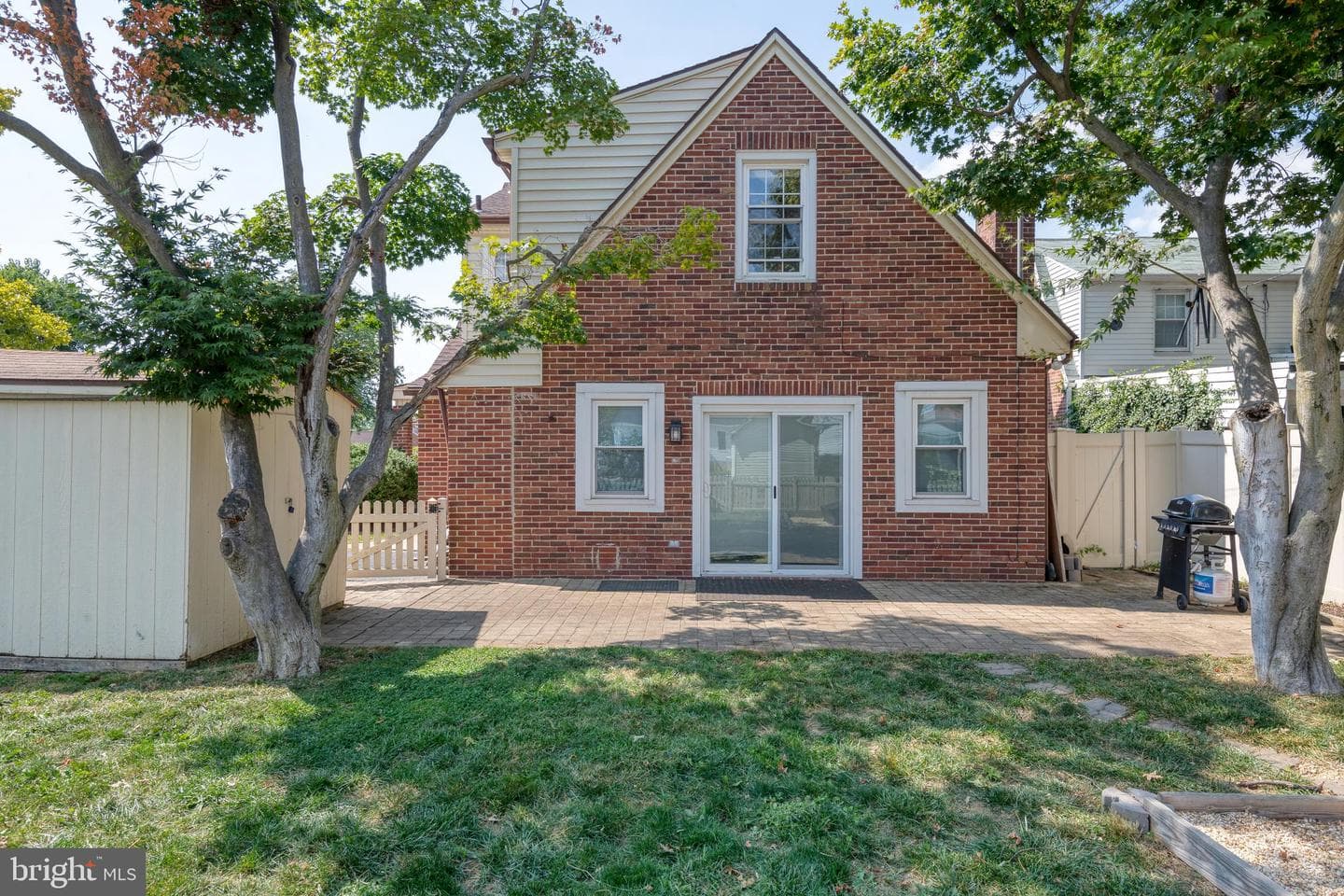 899 Midland Avenue photo 34