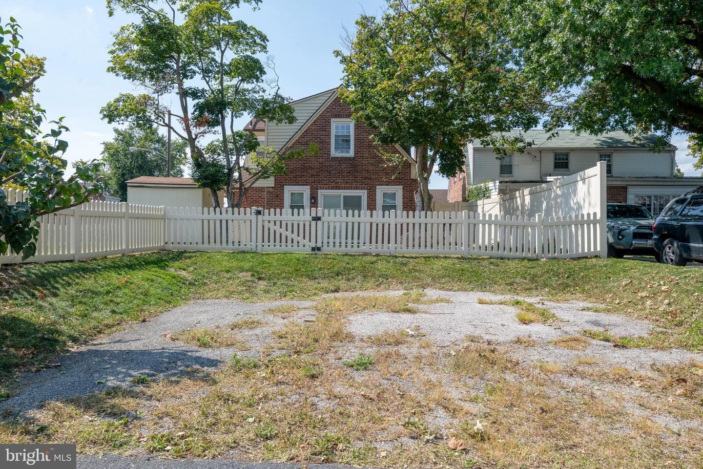 899 Midland Avenue photo 38