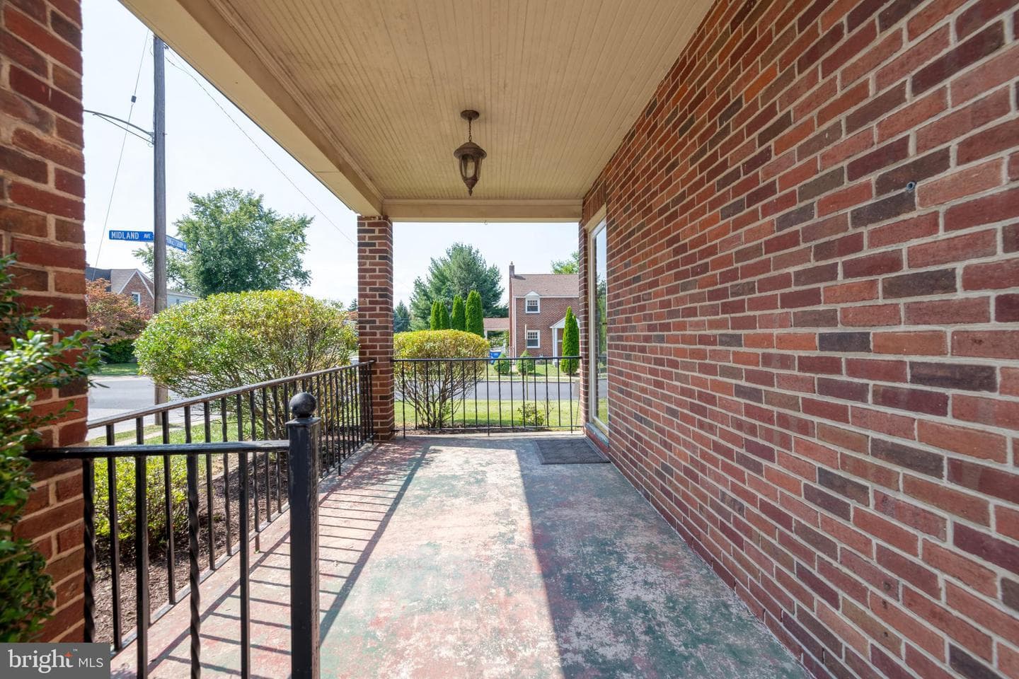 899 Midland Avenue photo 5