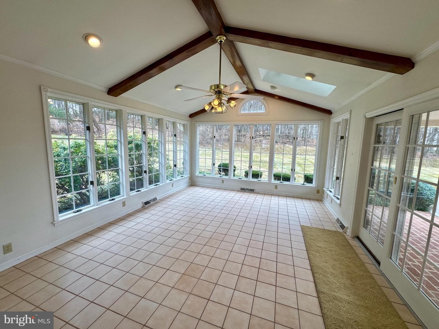 108 Thomas Avenue photo 12