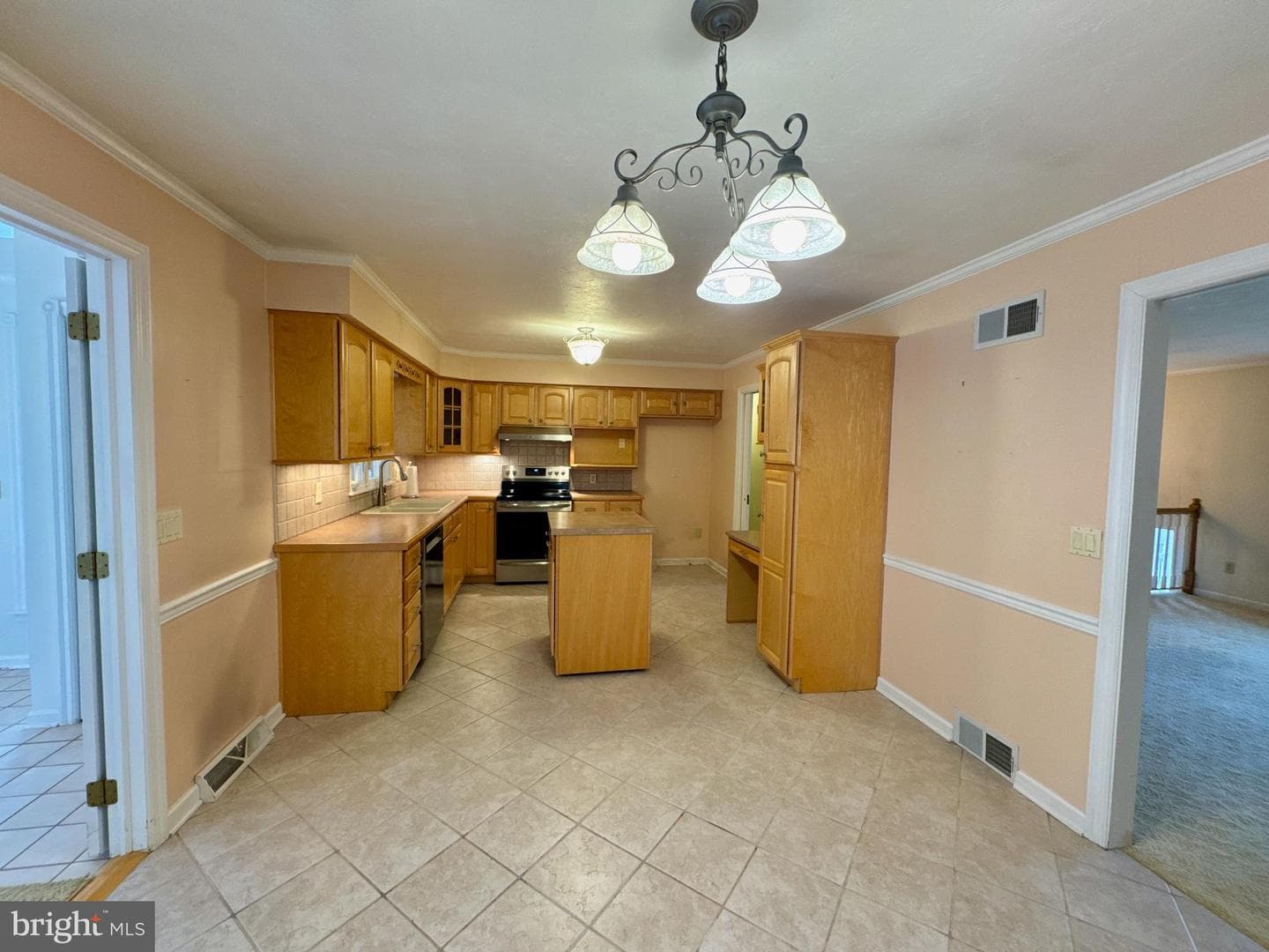 108 Thomas Avenue photo 20