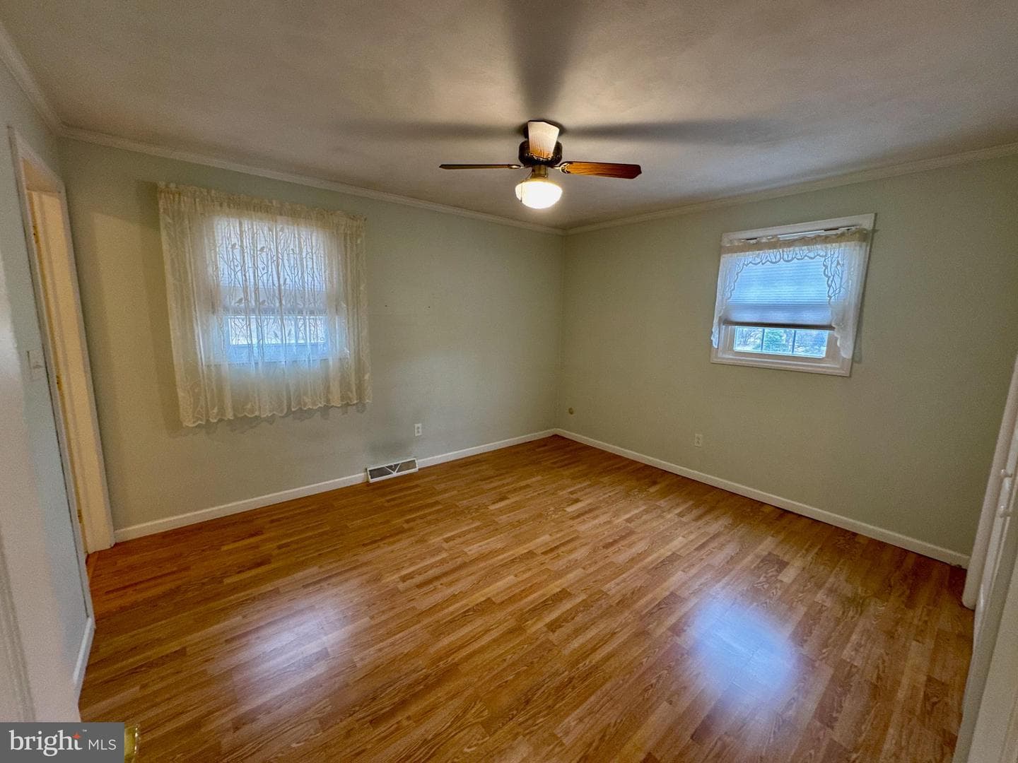 108 Thomas Avenue photo 24