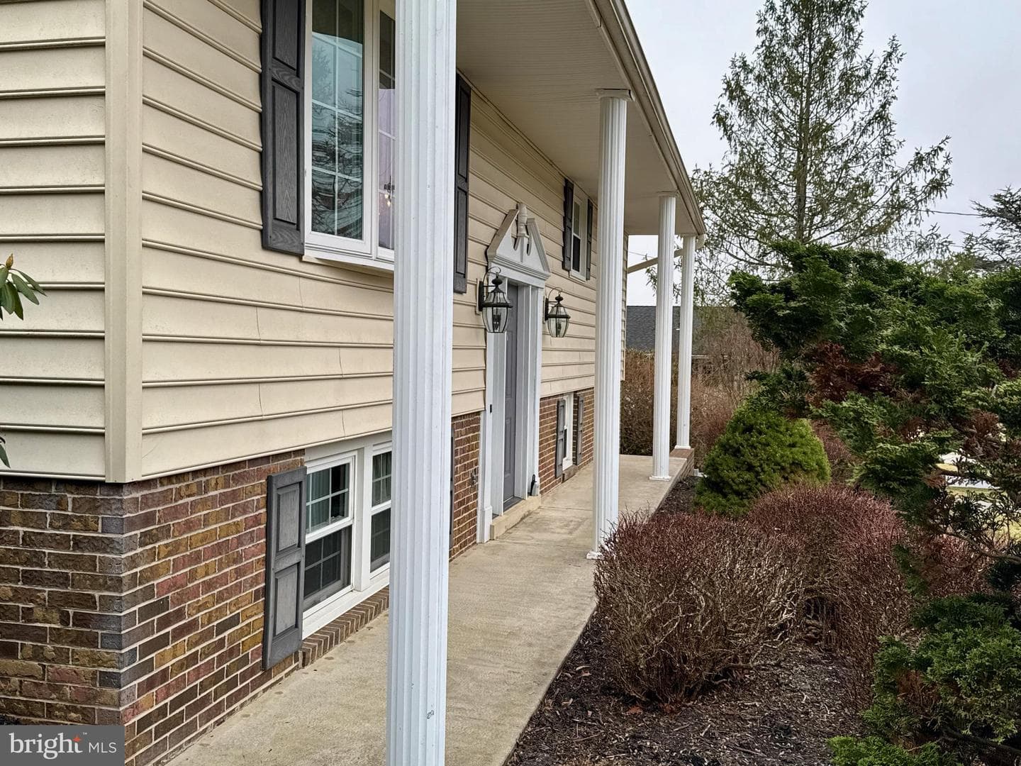 108 Thomas Avenue photo 5