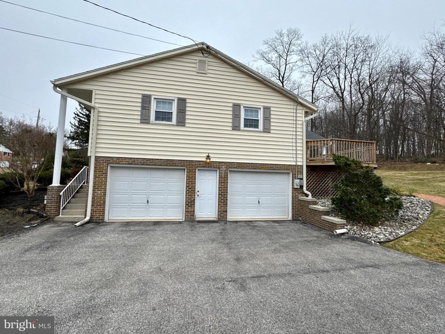 108 Thomas Avenue photo 6