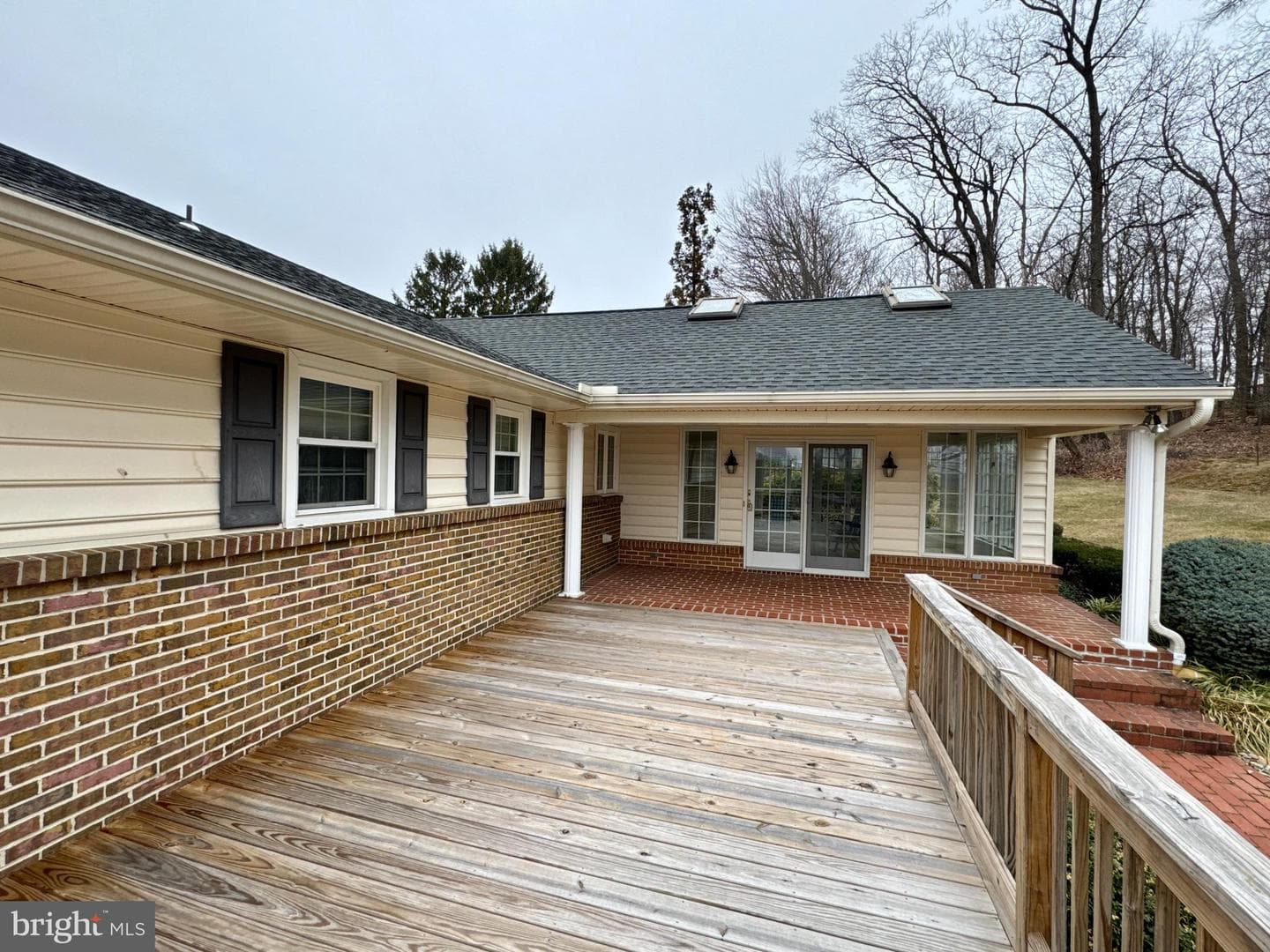 108 Thomas Avenue photo 8