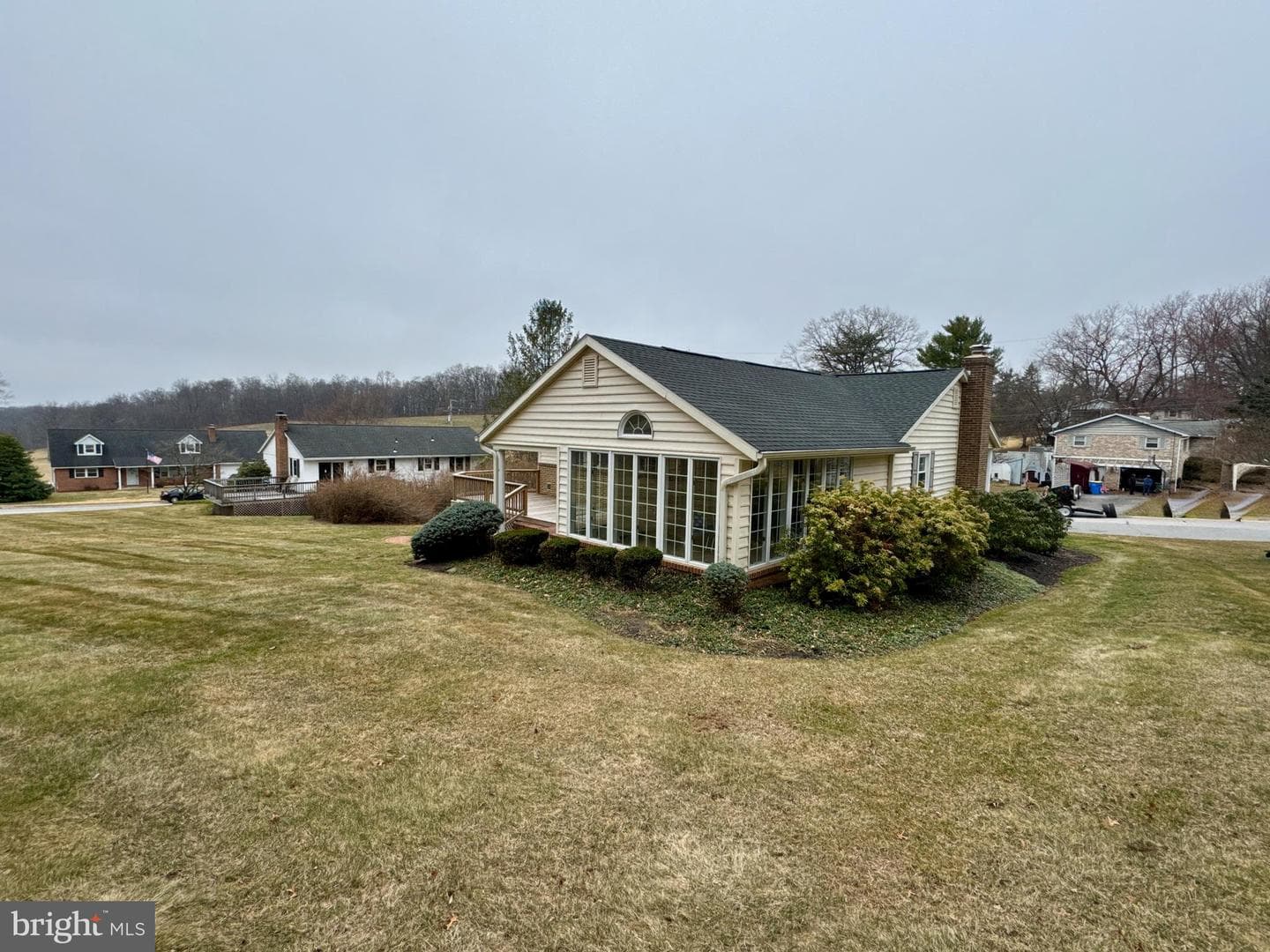 108 Thomas Avenue photo 9