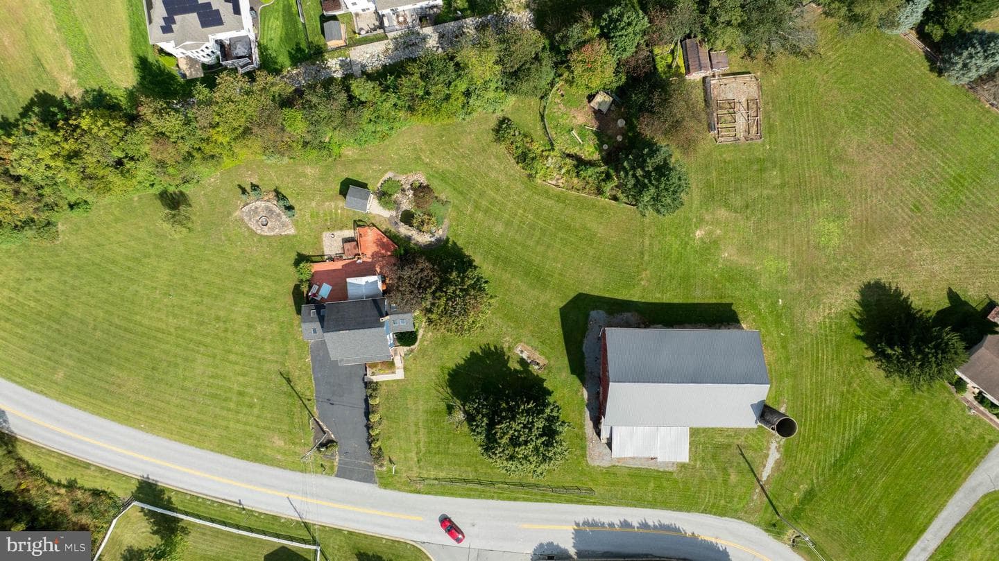 595 Dietz Road photo 24