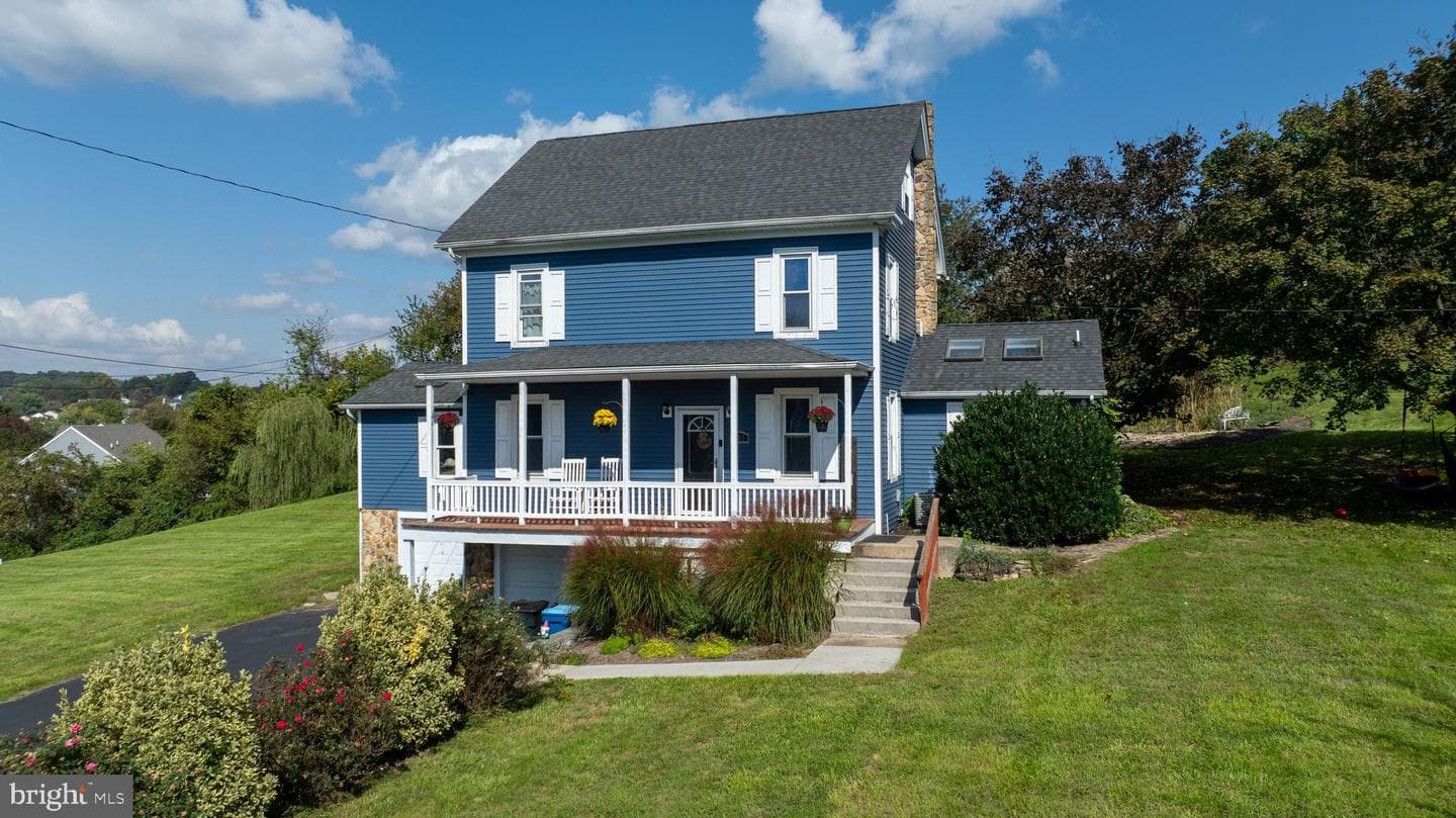 595 Dietz Road photo 3
