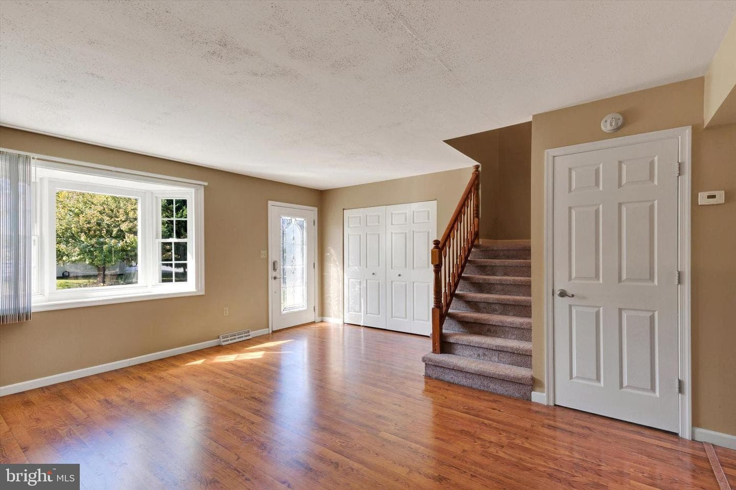 47 Kings Way photo 3