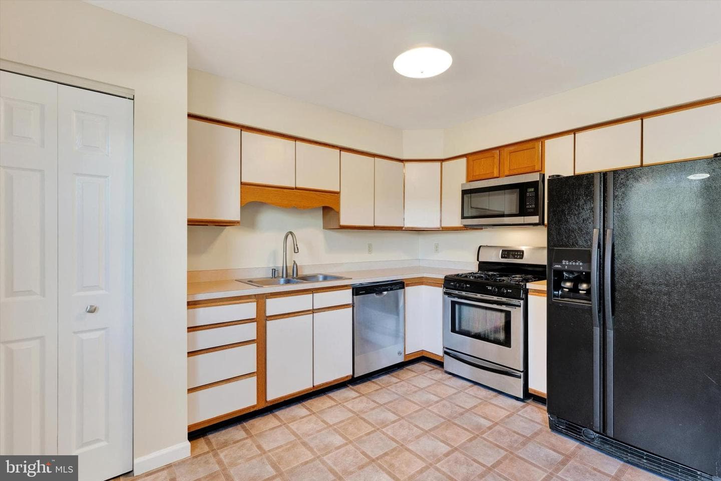 47 Kings Way photo 5