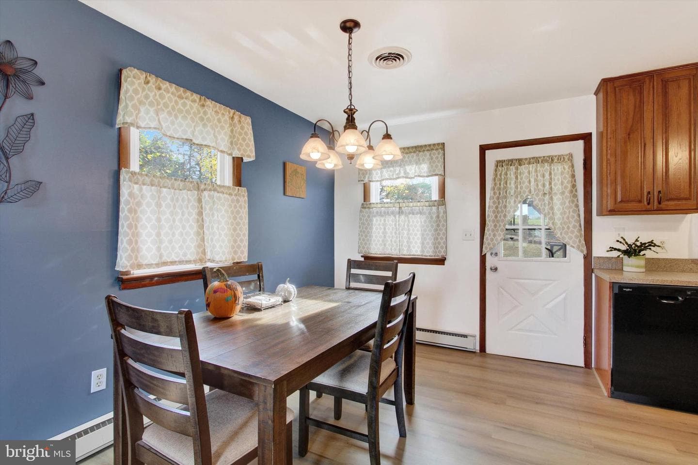 2385 Sunset Circle photo 7