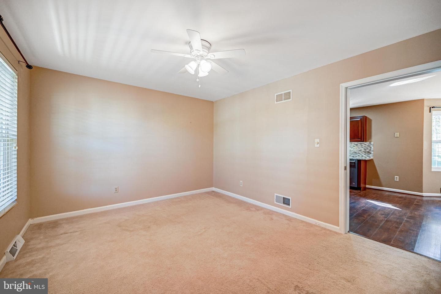 88 S Kennard Dale Avenue photo 15