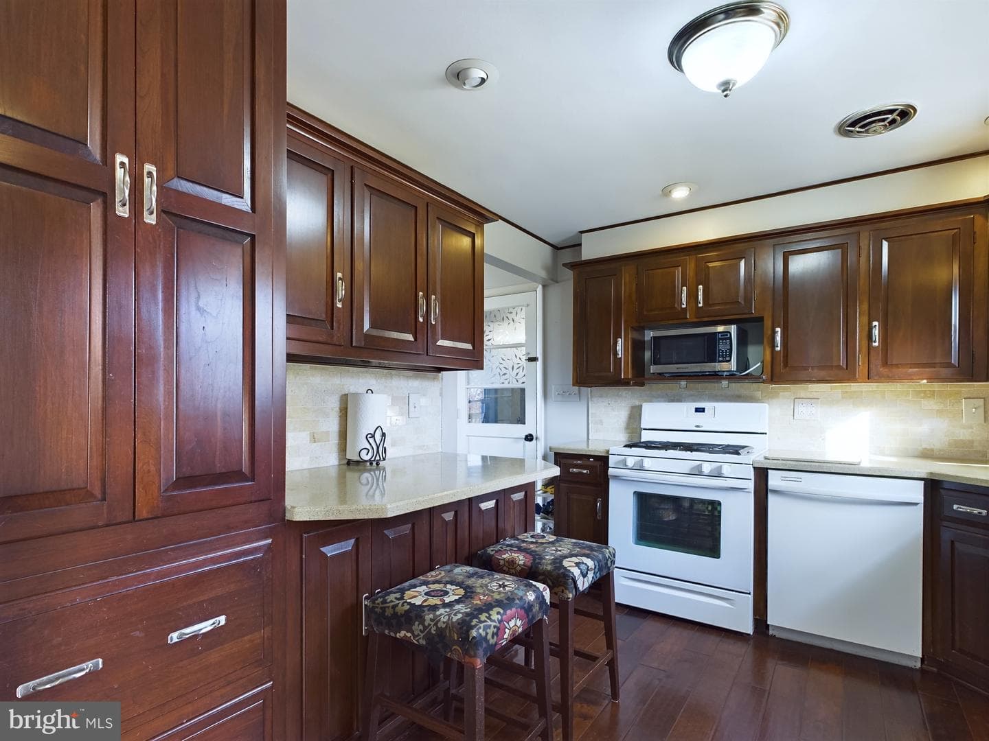 2457 Eastwood Drive photo 3