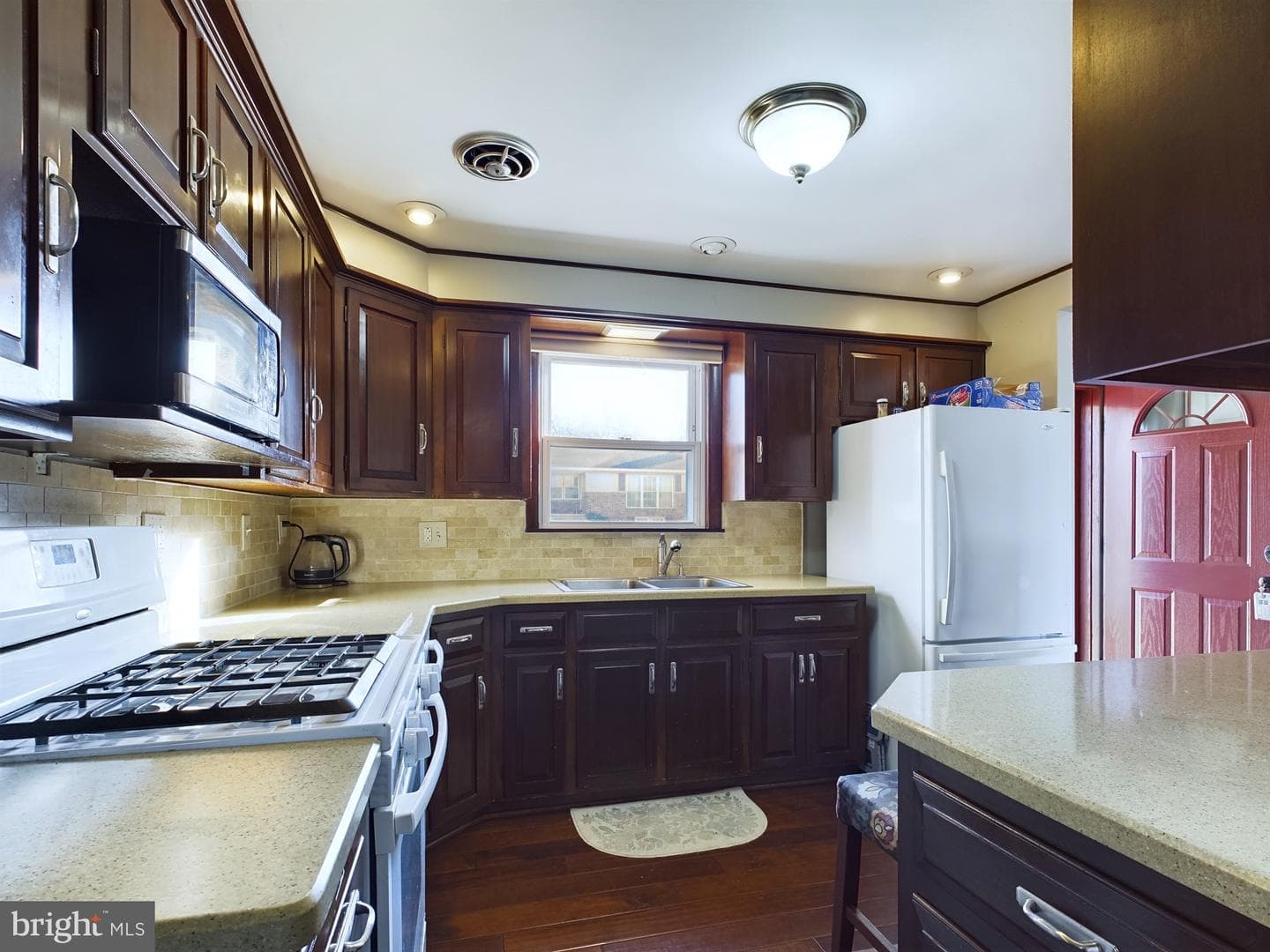 2457 Eastwood Drive photo 4