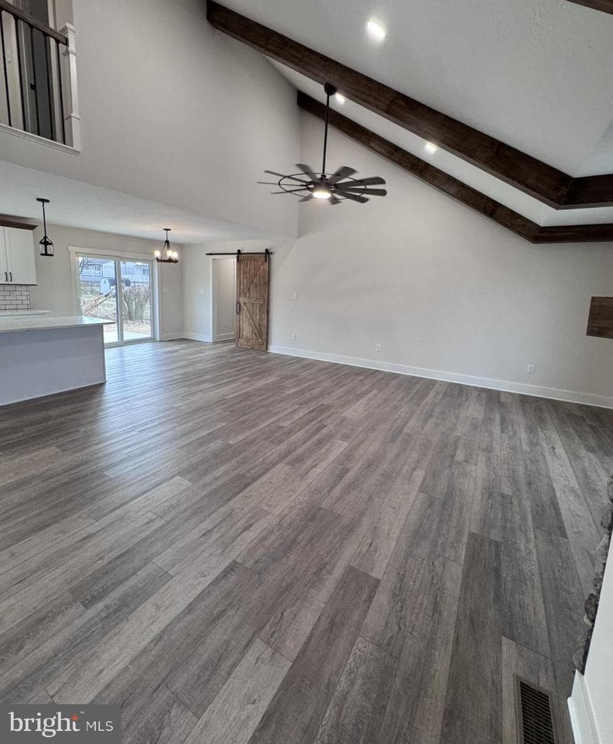 621 Spring Ave photo 2