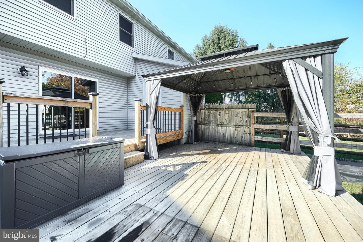 216 Westminster Avenue photo 11