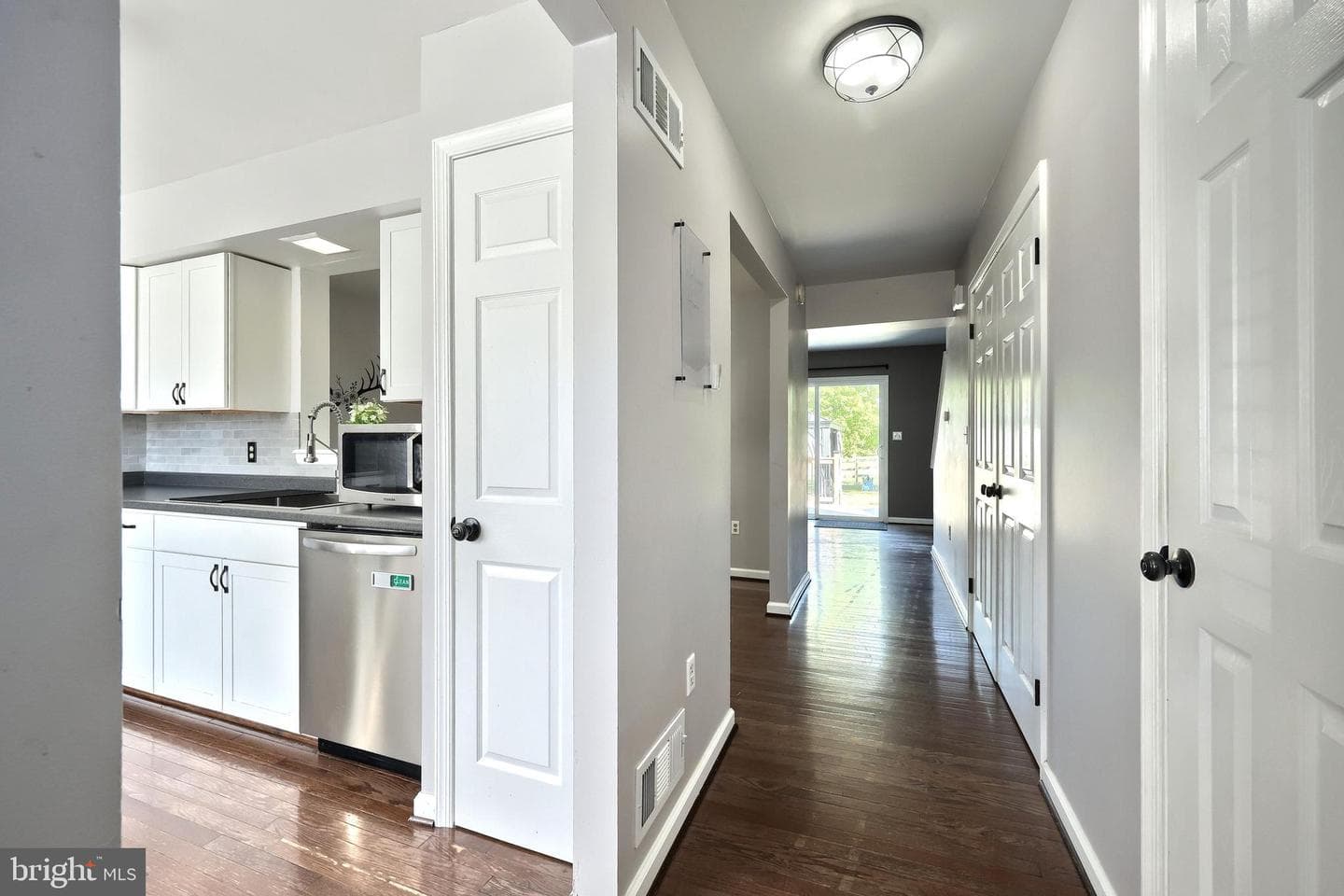 216 Westminster Avenue photo 18