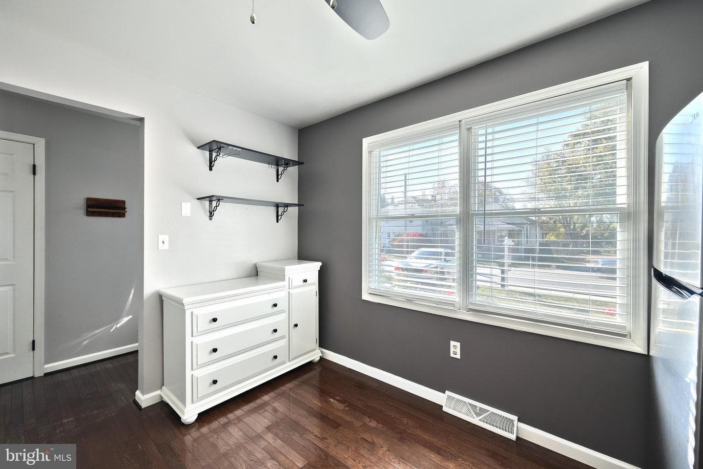 216 Westminster Avenue photo 22