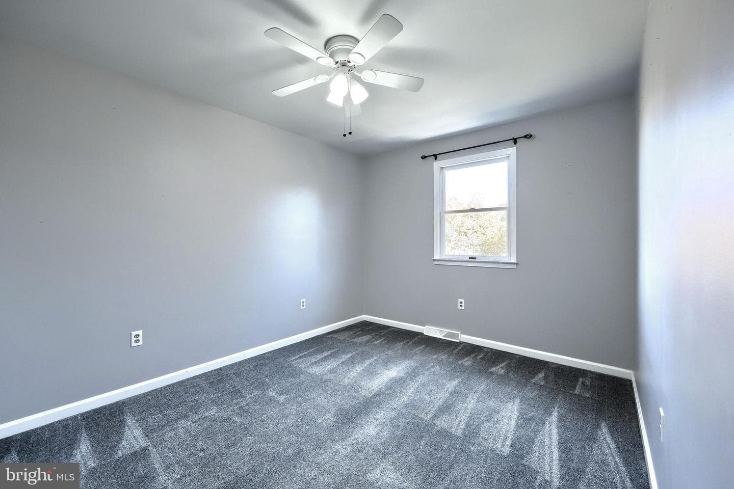 216 Westminster Avenue photo 35