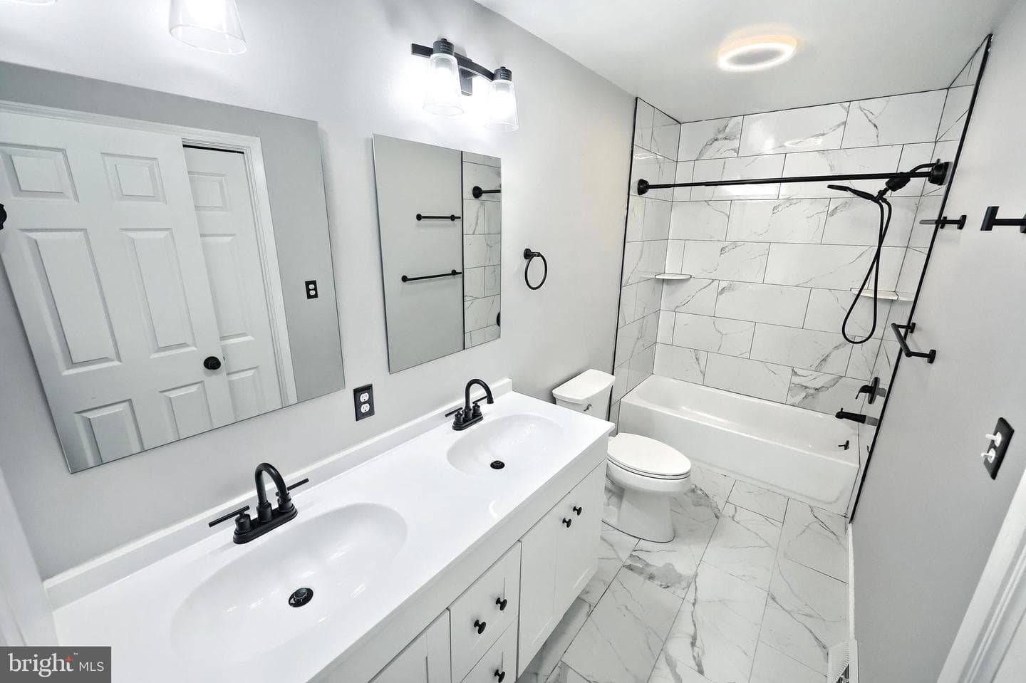 216 Westminster Avenue photo 37