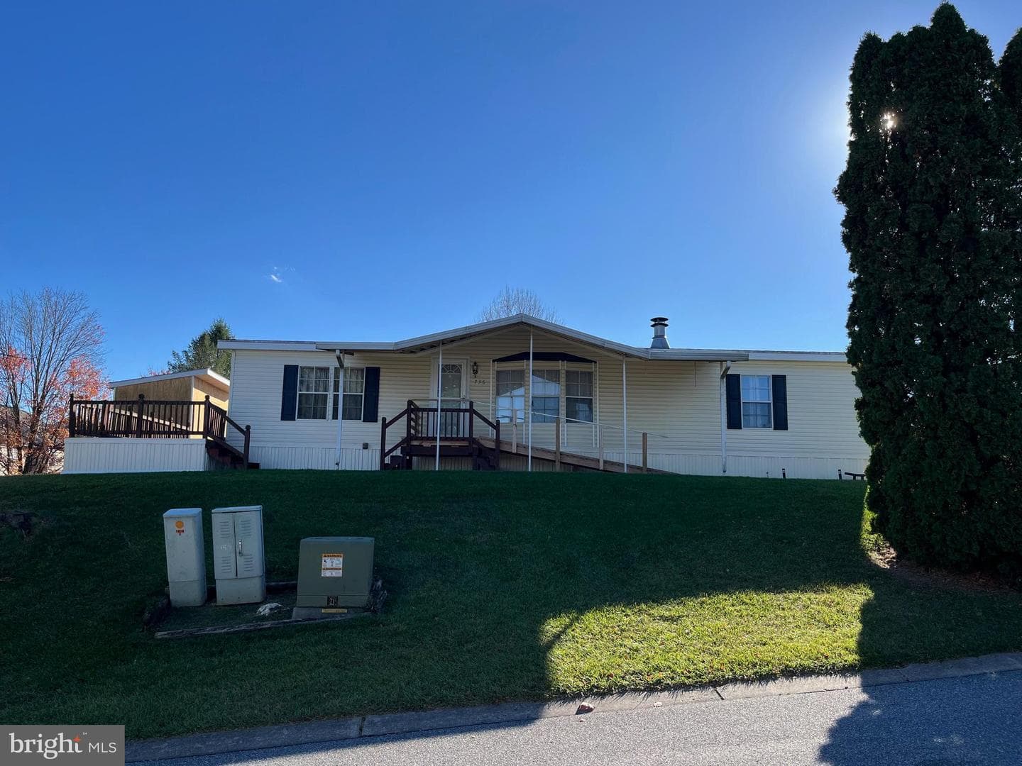 736 Shawna Avenue photo 1