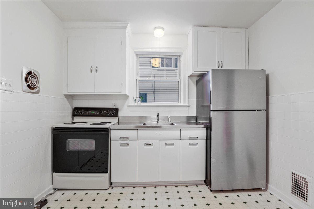 208 Wynwood Road photo 10