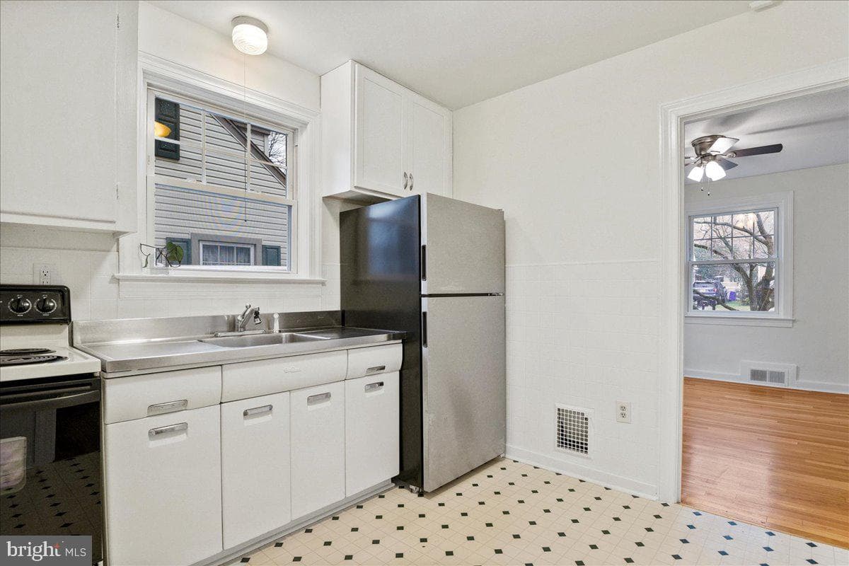 208 Wynwood Road photo 11