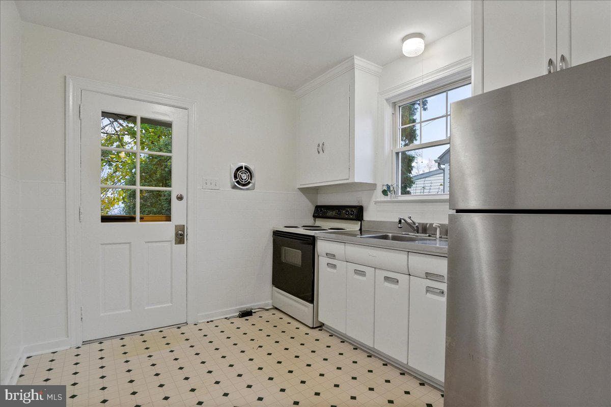 208 Wynwood Road photo 12