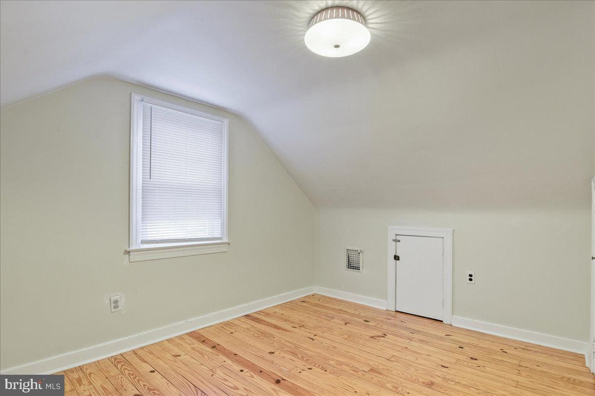 208 Wynwood Road photo 16
