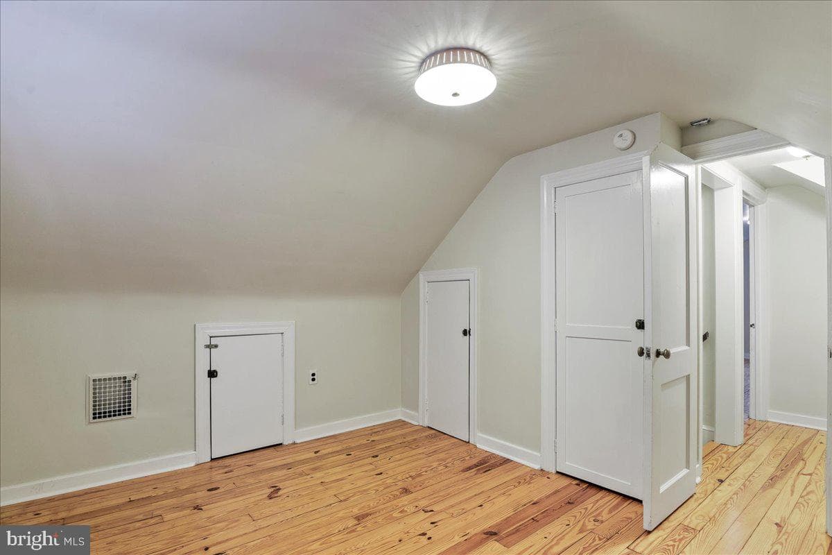 208 Wynwood Road photo 17